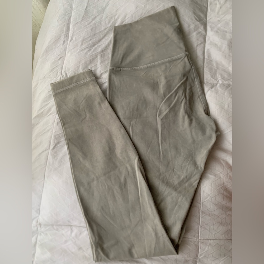 Lululemon Align leggings 28” Size 6